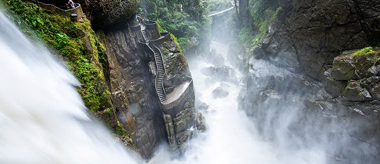 Qué ver en Ecuador Pailon del Diablo Waterfall