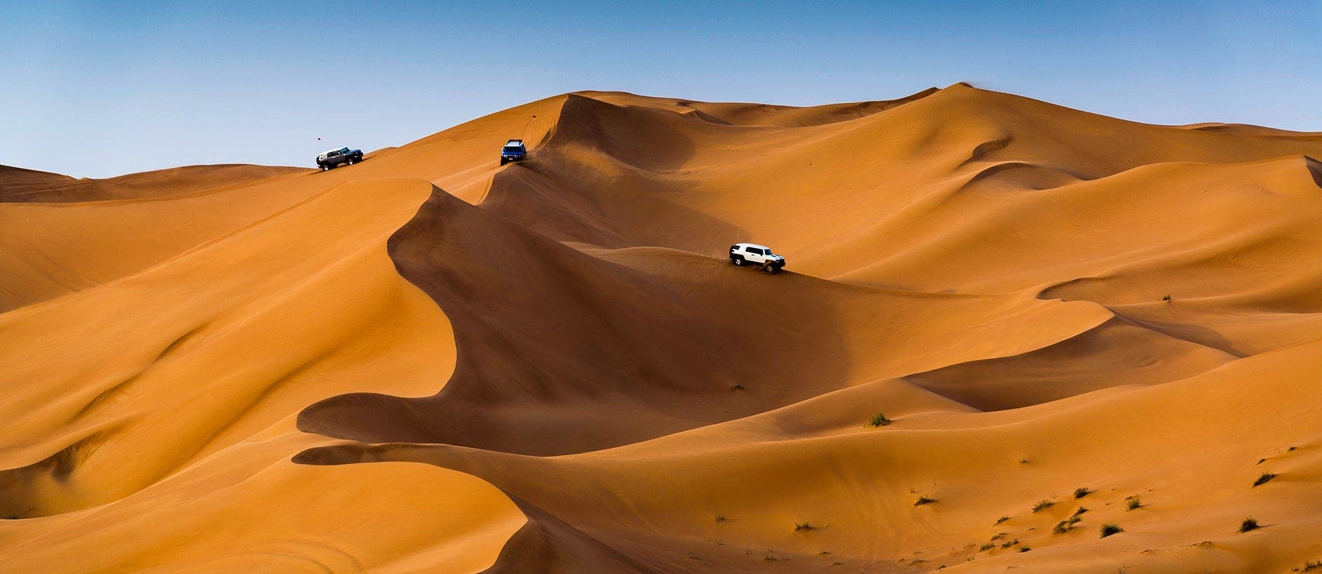Dubai & Abu Dhabi: beauty among the dunes