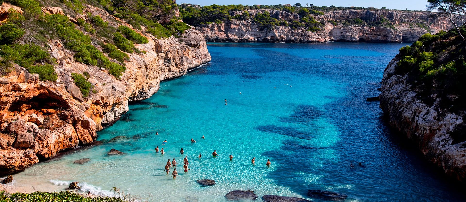 Sandy beach in Cala Santa Ponsa <span class="iconos separador"></span> Mallorca