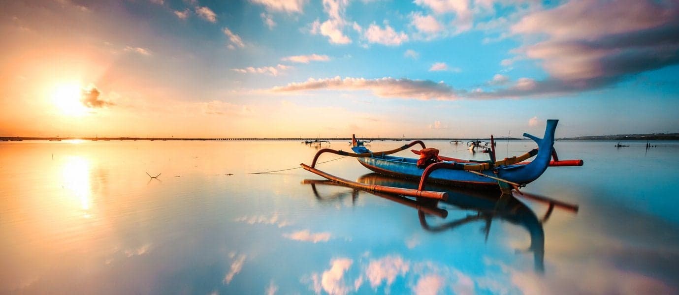 Sunrise on Sanur Beach <span class="iconos separador"></span> Bali <span class="iconos separador"></span> Indonesia 
