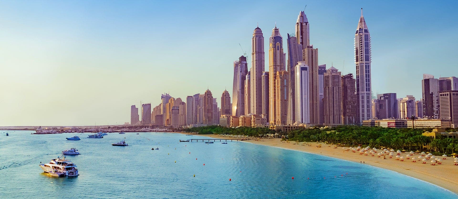 Weltwunder und Stadt in den Emiraten 