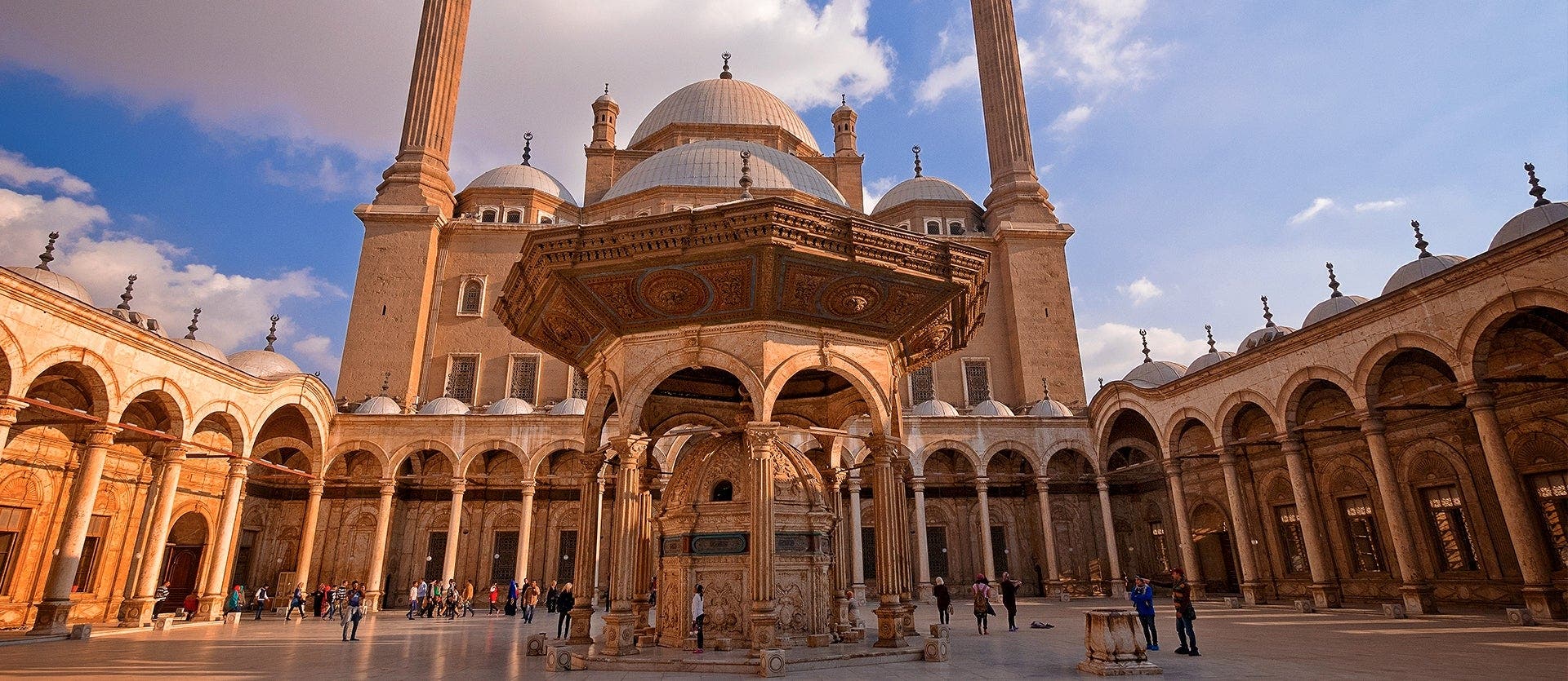 Weltwunder und Stadt in den Emiraten 
