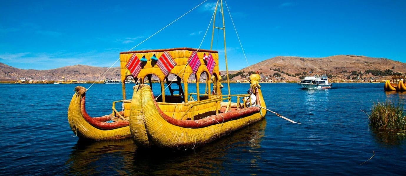 <span class="iconos separador"></span> Schwimmende Inseln <span class="iconos separador"></span> Titicaca-See