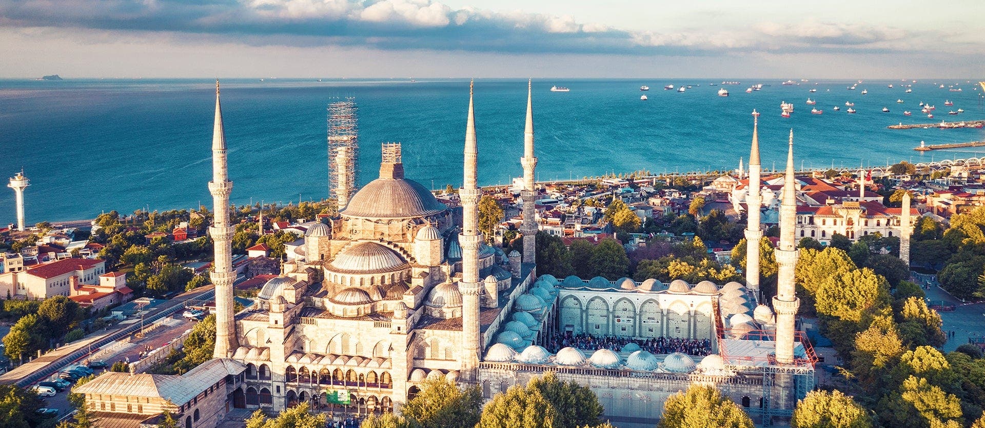 Dubái, Estambul y el Paraíso Azul