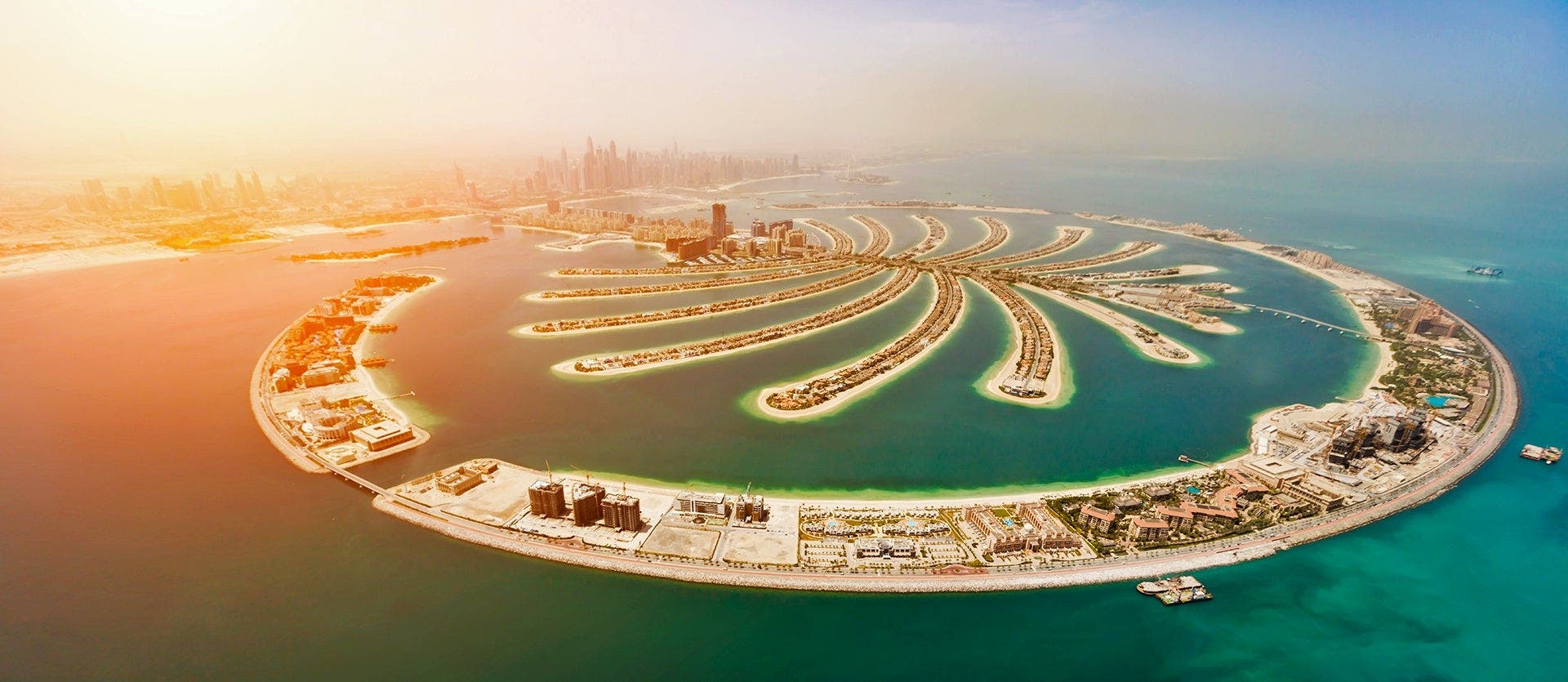 Weltwunder und Stadt in den Emiraten 