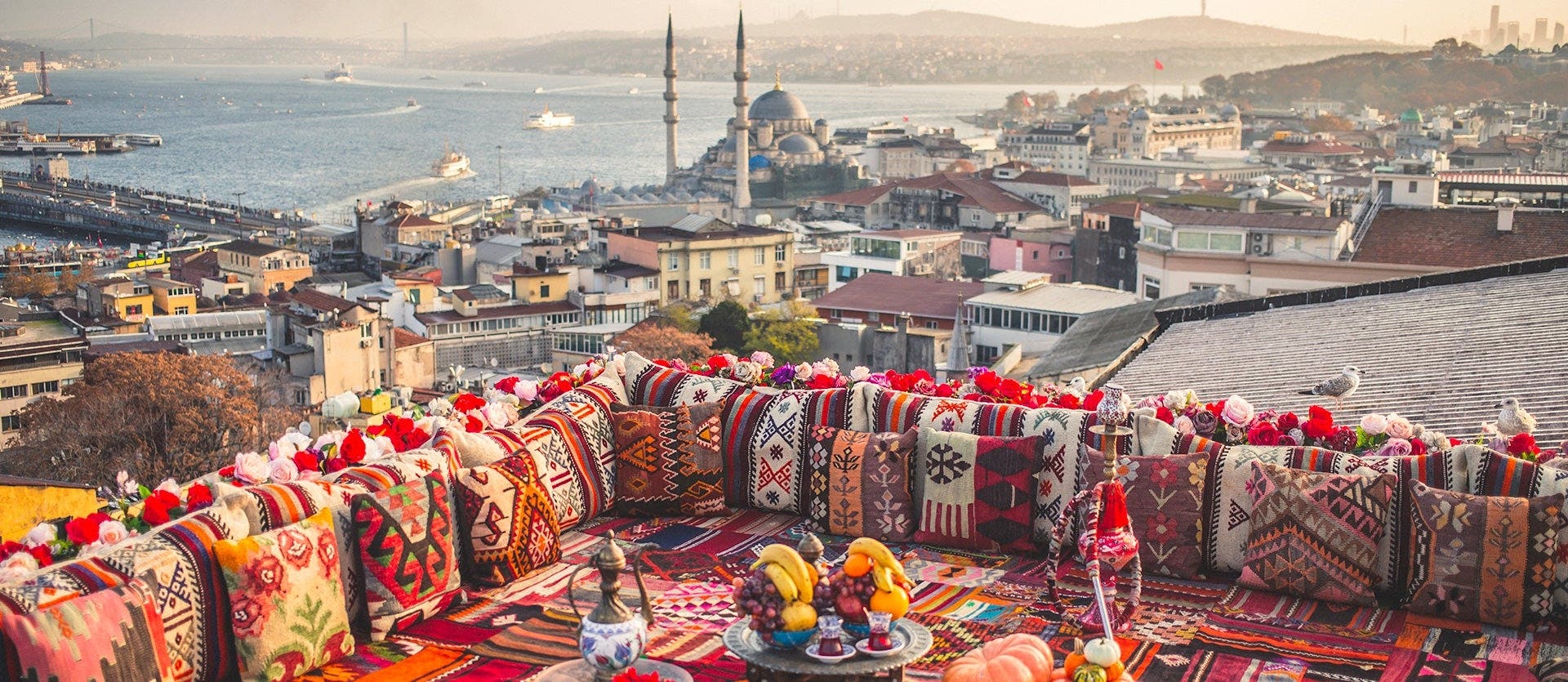 Ciudad emiratí y tesoros de Anatolia