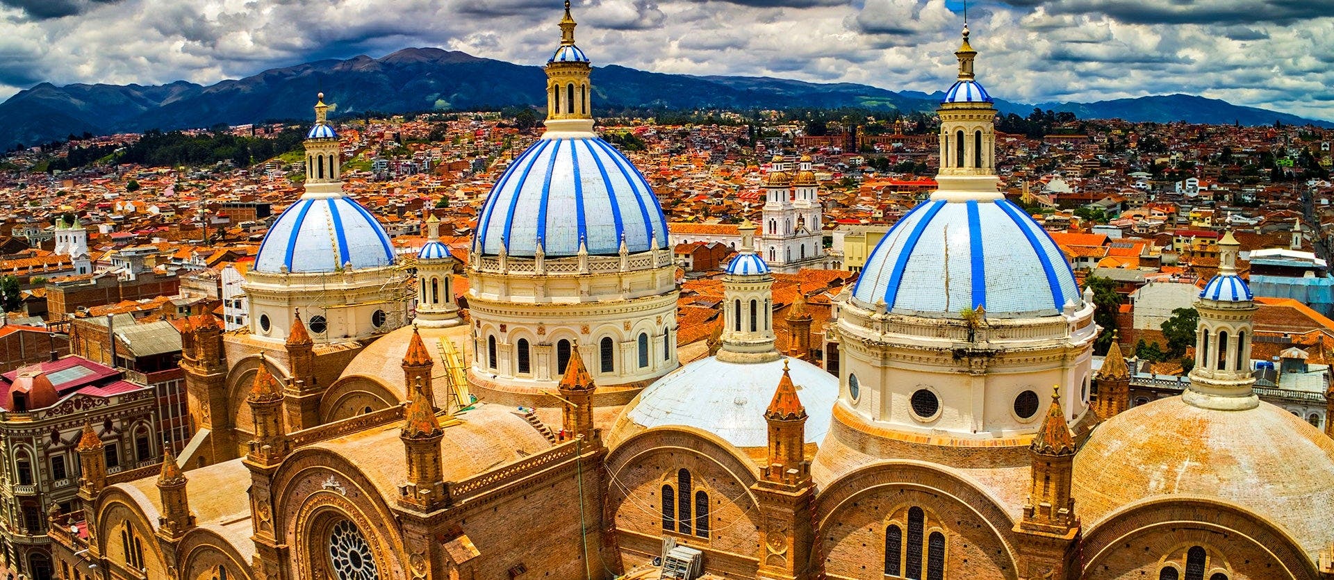 Ecuador 360: Cities & Santa Cruz Island