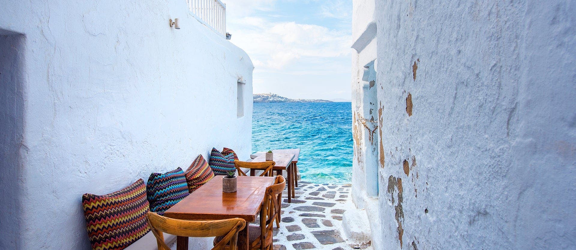 Miconos y Santorini: joyas del Egeo 