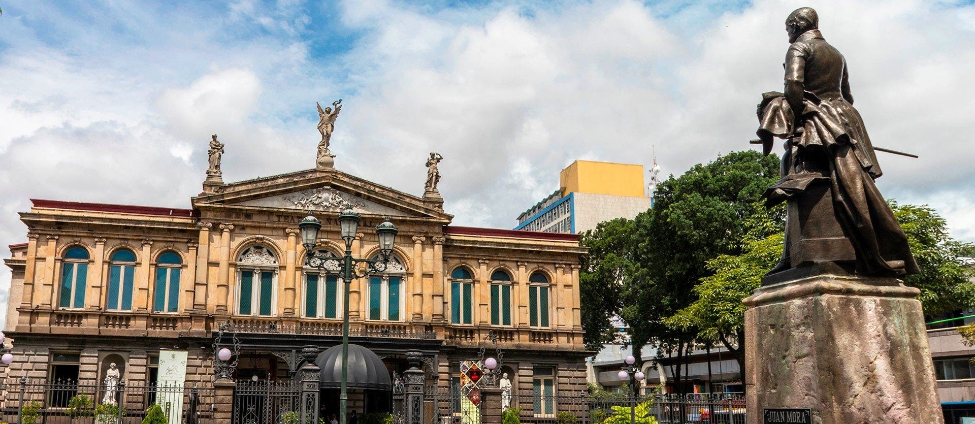 Brisa tropical y “todo incluido” en Jacó