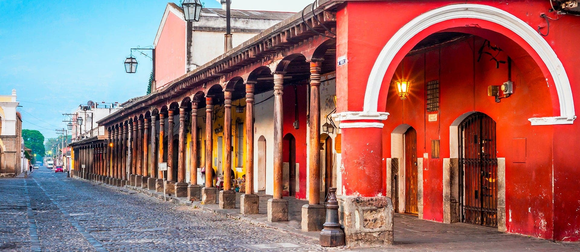 Historic towns & all-inclusive Roatán