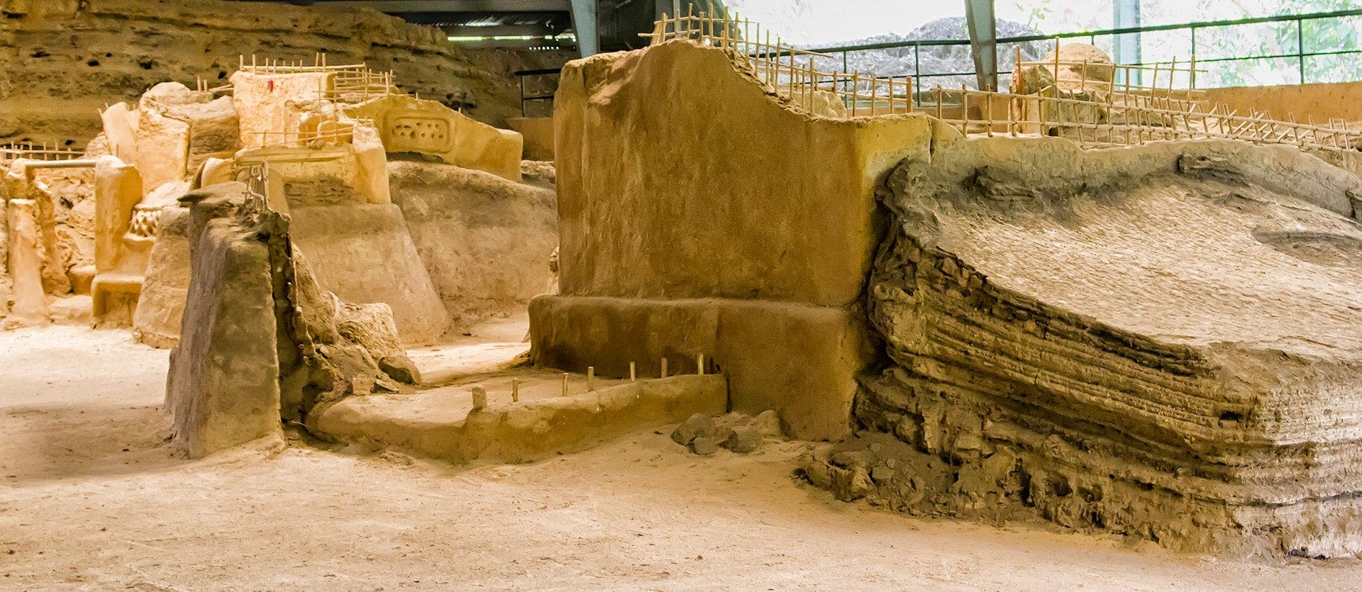 Maya Triangle Odyssey: Ancient Wonders