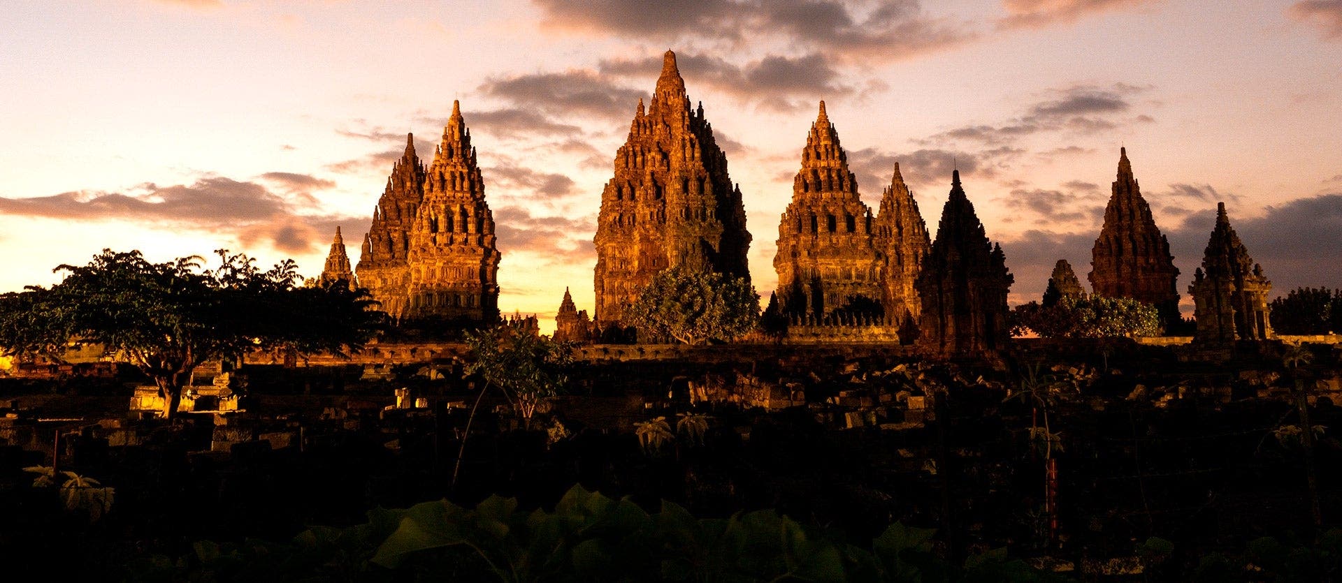 Java y Bali: templos, playas y volcanes