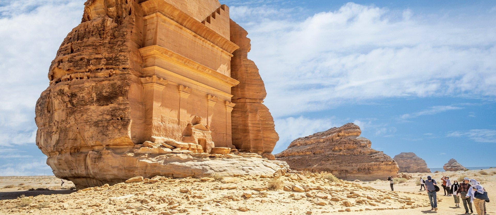 Heart of Arabia: deserts & skyscrapers