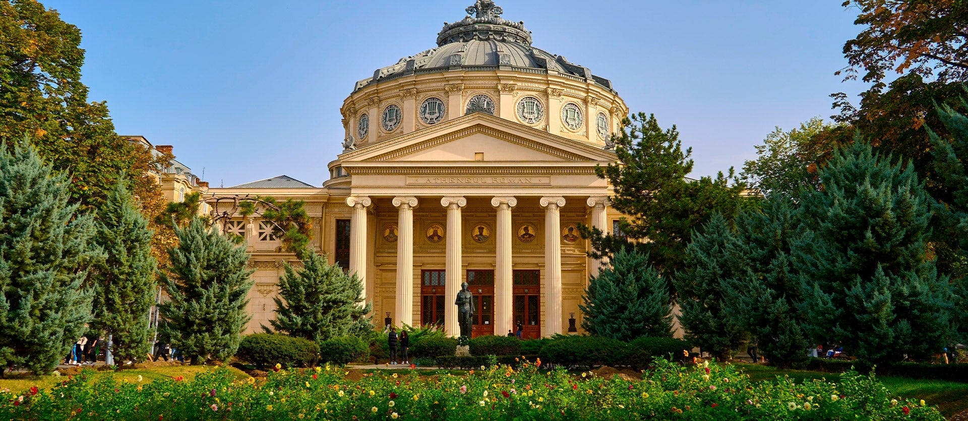 Escapada por Bucarest y Transilvania