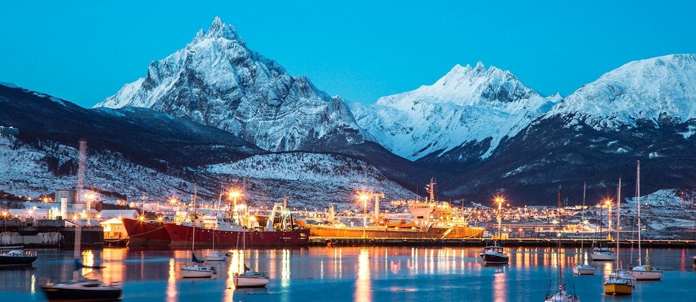 <span class="iconos separador"></span> Ushuaia <span class="iconos separador"></span>