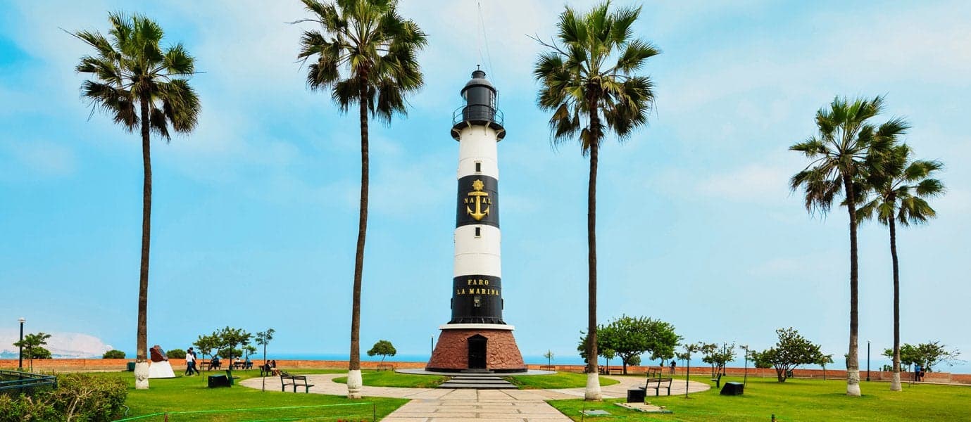 Miraflores Lighthouse <span class="iconos separador"></span> Lima <span class="iconos separador"></span> Peru