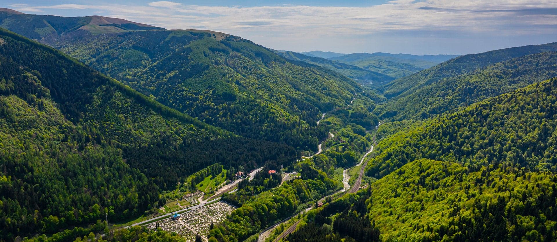 <span class="iconos separador"></span>Carpathian Mountains<span class="iconos separador"></span>