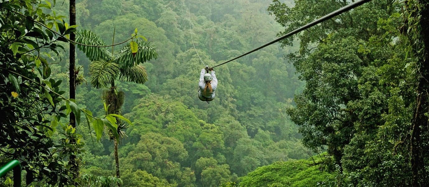 <span class="iconos separador"></span> Rainforest Zip-Line <span class="iconos separador"></span>