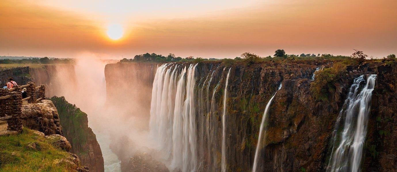 Waterfalls, Safaris & Sand Dunes