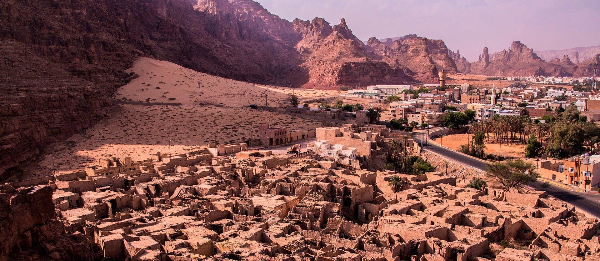 Arabia 360: Art, Skyscrapers & Deserts