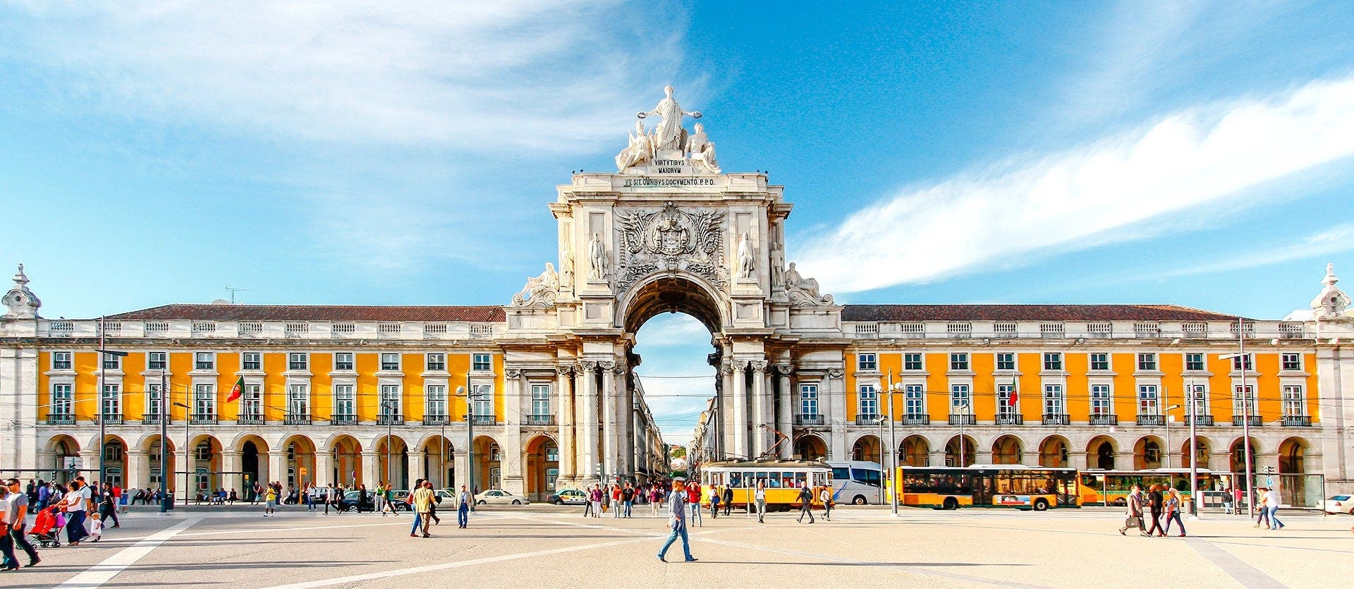 Seaside cities & the majestic Douro Valley