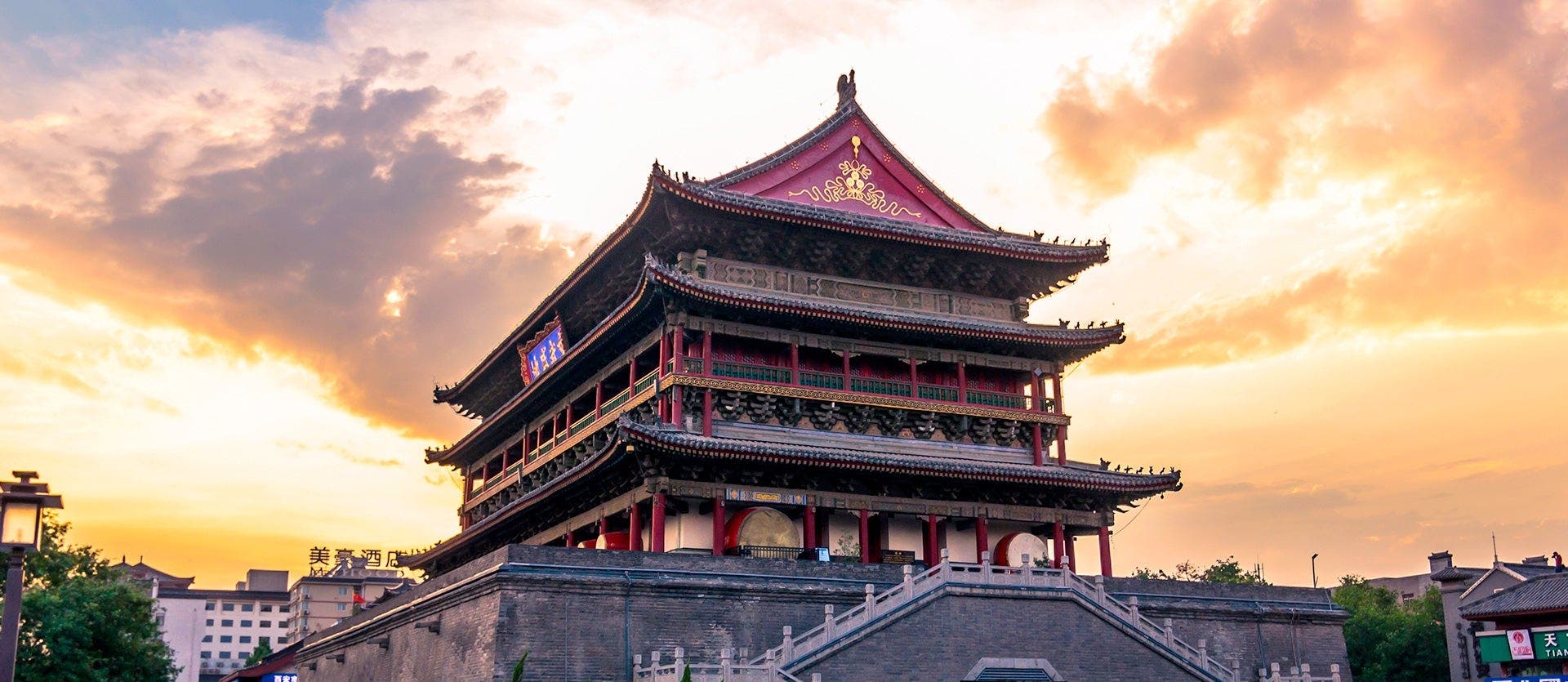 Modern Shanghai & Chengdu’s Giant Pandas