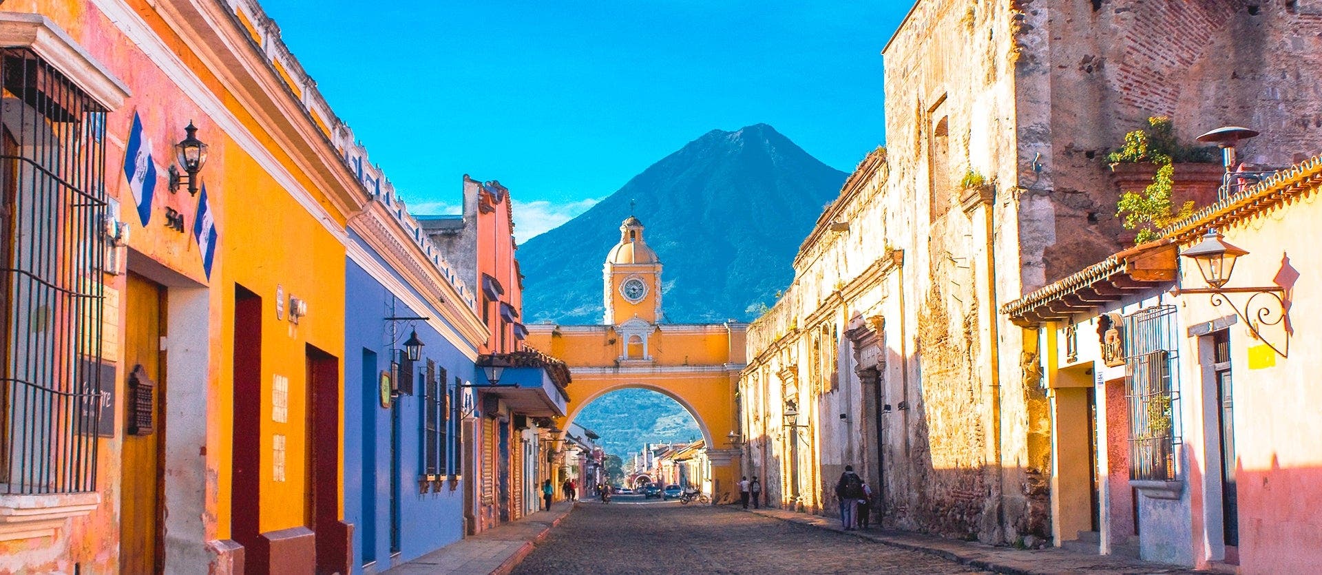 Historic towns & all-inclusive Roatán