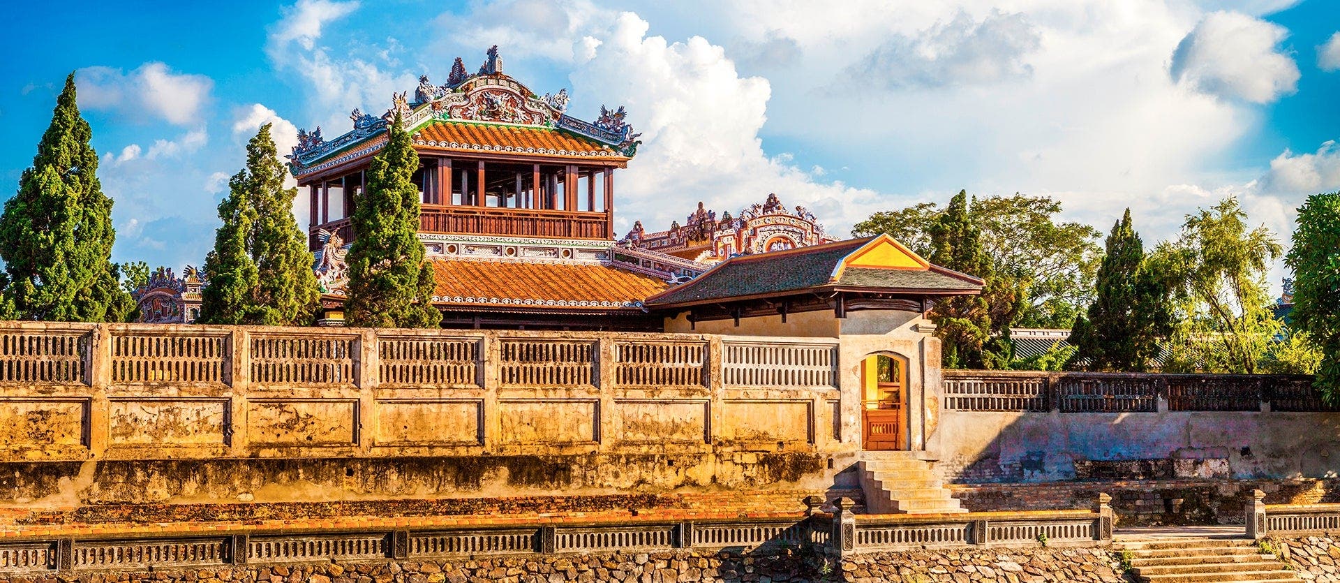 Vietnam 360: Cities, Sapa & Island Escape