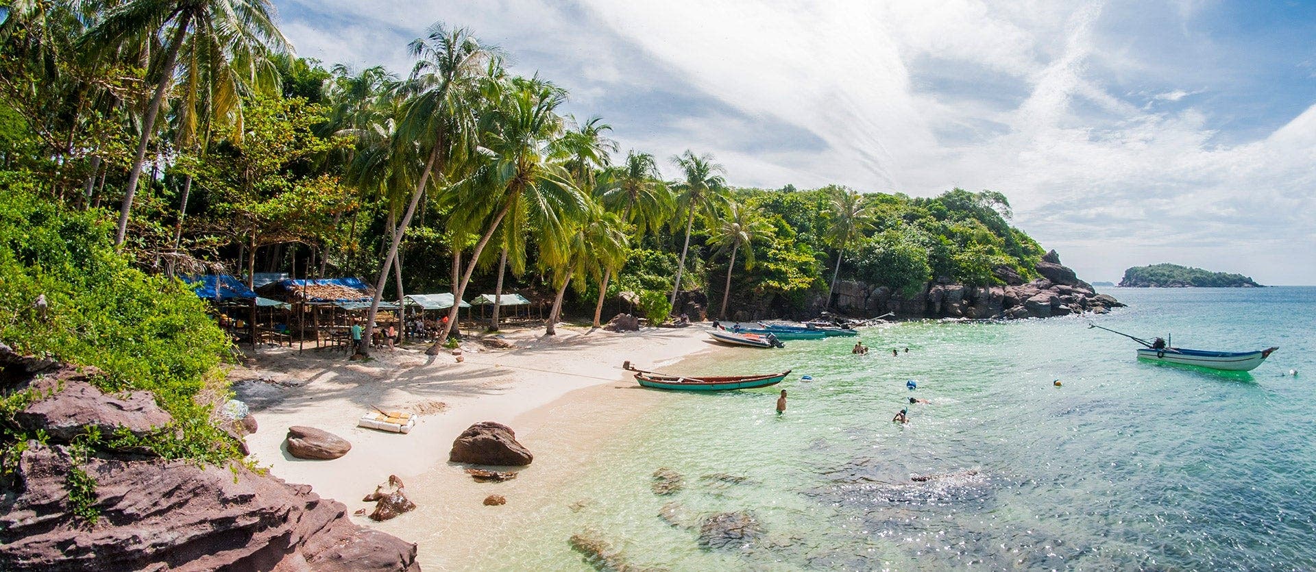 Vietnam 360: Cities, Sapa & Island Escape