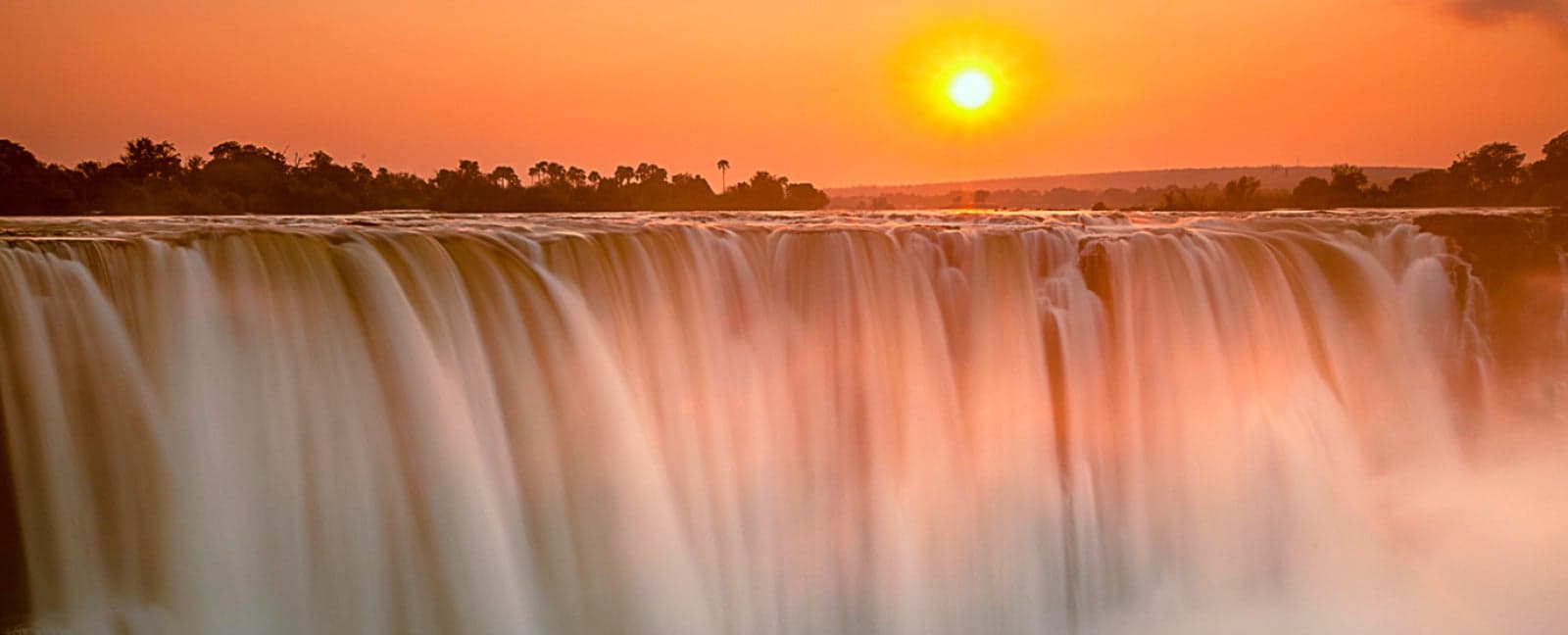 Cataratas Victoria - Noche a bordo