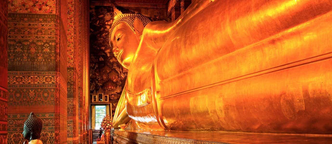 Reclining Buddha in Wat Pho Temple <span class="iconos separador"></span> Bangkok <span class="iconos separador"></span> Thailand