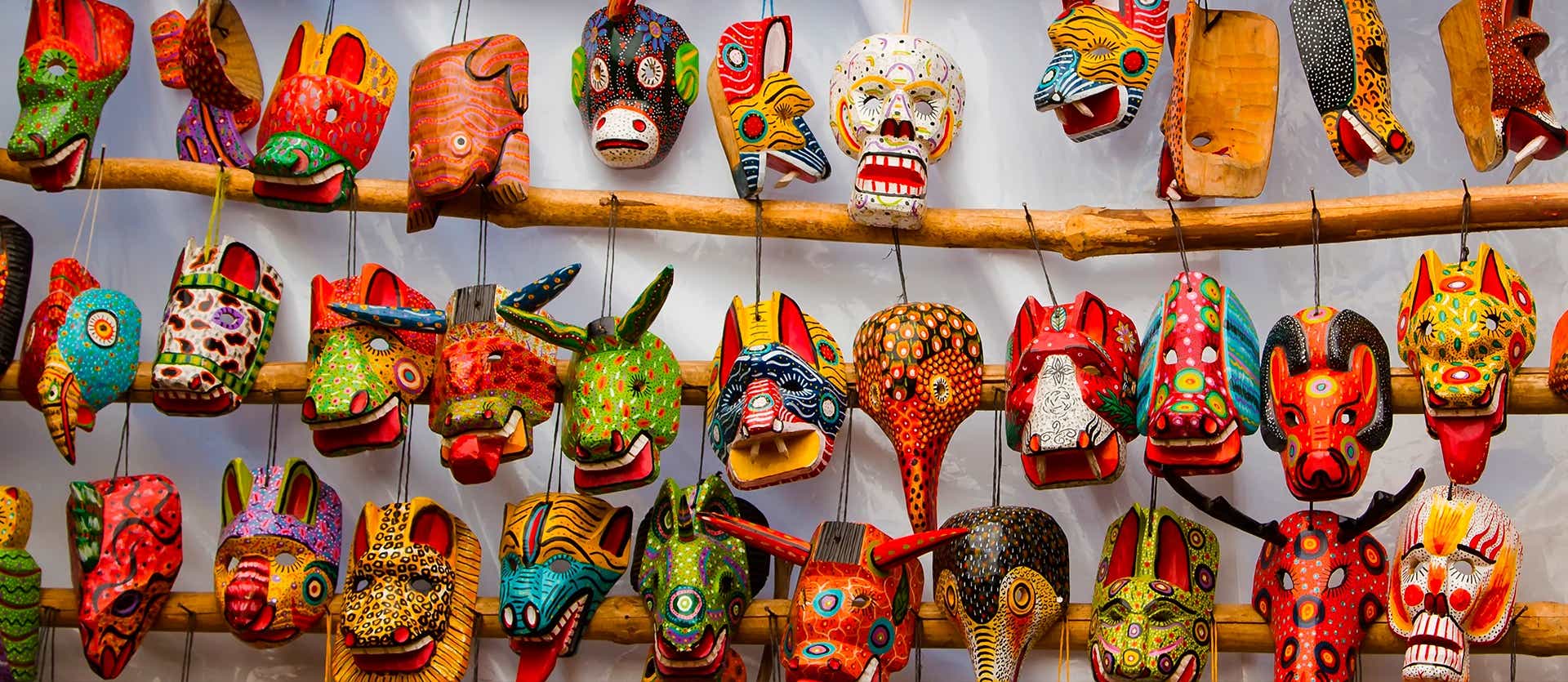 Máscaras tradicionales <span class="iconos separador"></span> Chichicastenango <span class="iconos separador"></span> Guatemala