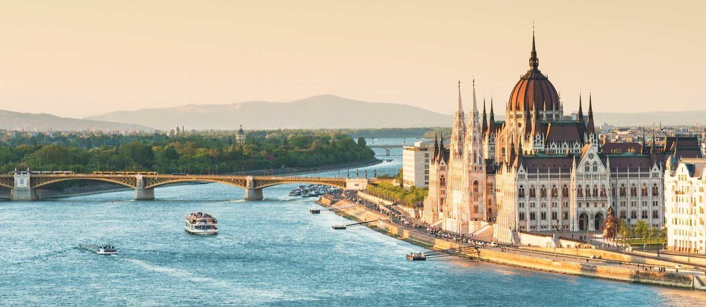 Río Danubio y Parlamento <span class="iconos separador"></span> Budapest <span class="iconos separador"></span> Hungría