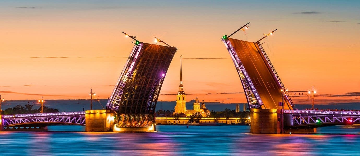 Palace Bridge <span class="iconos separador"></span> St. Petersburg <span class="iconos separador"></span> Russia 