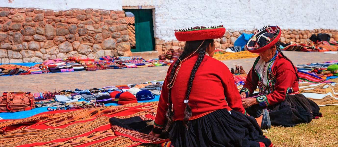 Traditional Textile Vendors <span class="iconos separador"></span> Sacred Valley <span class="iconos separador"></span> Peru