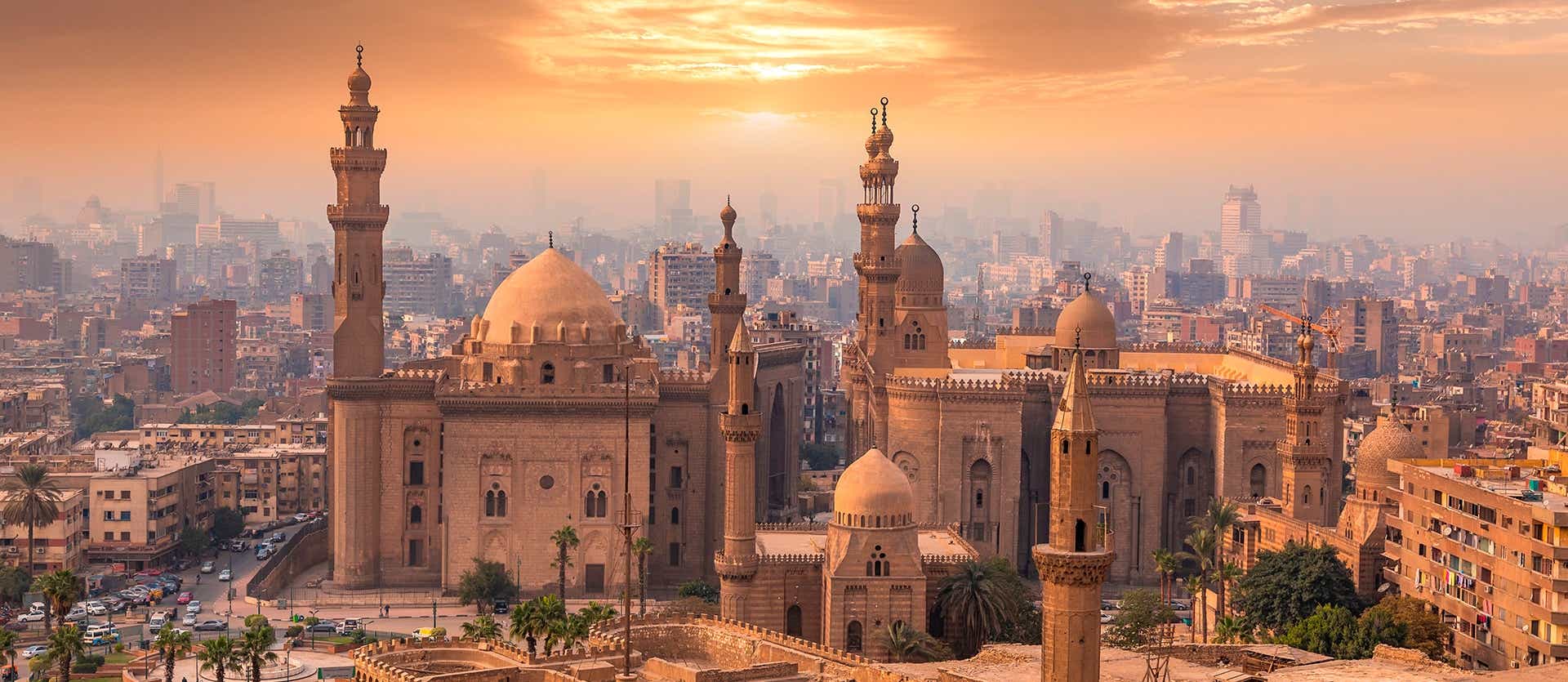 Mosque Madrasa of Sultan Hassan <span class="iconos separador"></span> Cairo Citadel <span class="iconos separador"></span> Egypt 
