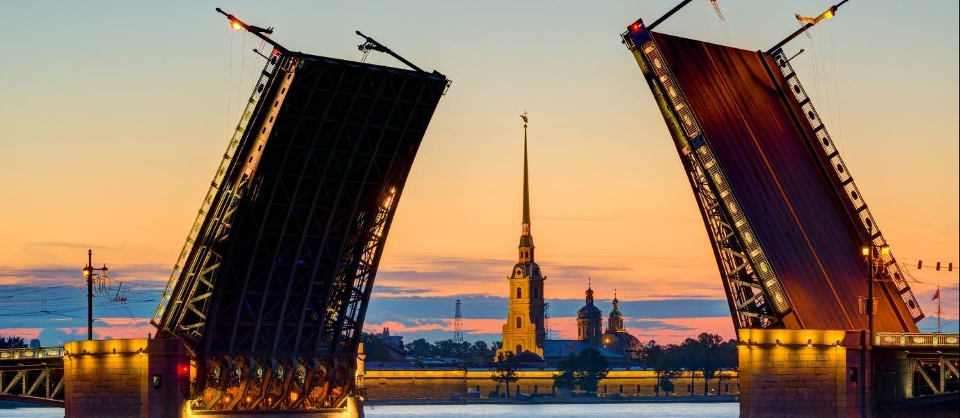 Palace Bridge  <span class="iconos separador"></span> St. Petersburg  <span class="iconos separador"></span> Russia