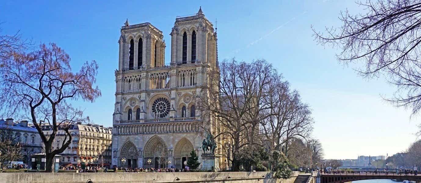 Notre Dame <span class="iconos separador"></span> Paris <span class="iconos separador"></span> France