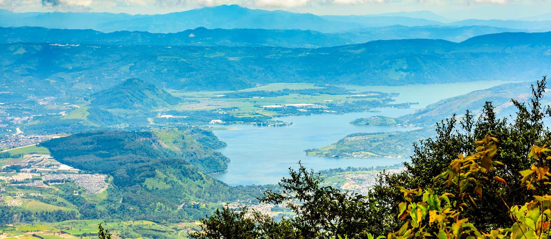 View from Corazón de Agua Trail <span class="iconos separador"></span> Lake Atitlan 