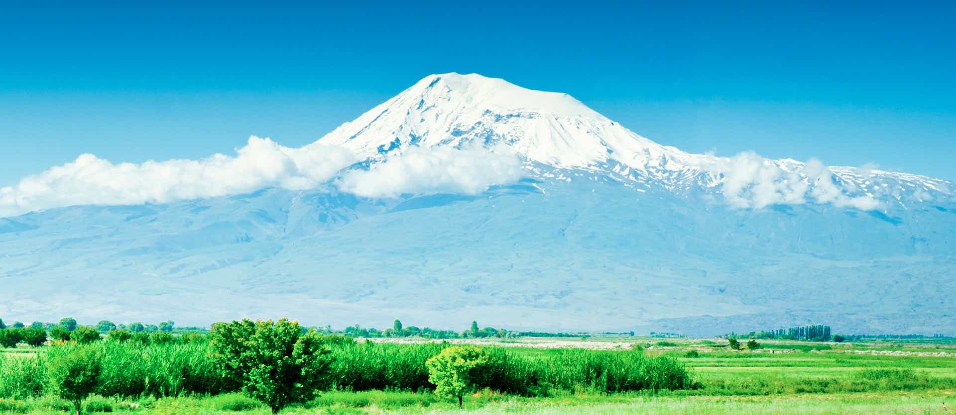 <span class="iconos separador"></span> View of Mount Ararat <span class="iconos separador"></span>