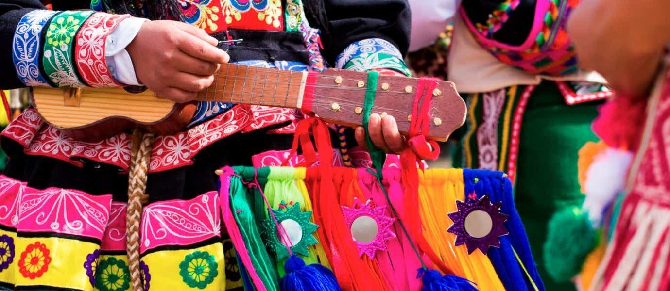Traditional Peruvian Parade <span class="iconos separador"></span> Cuzco 