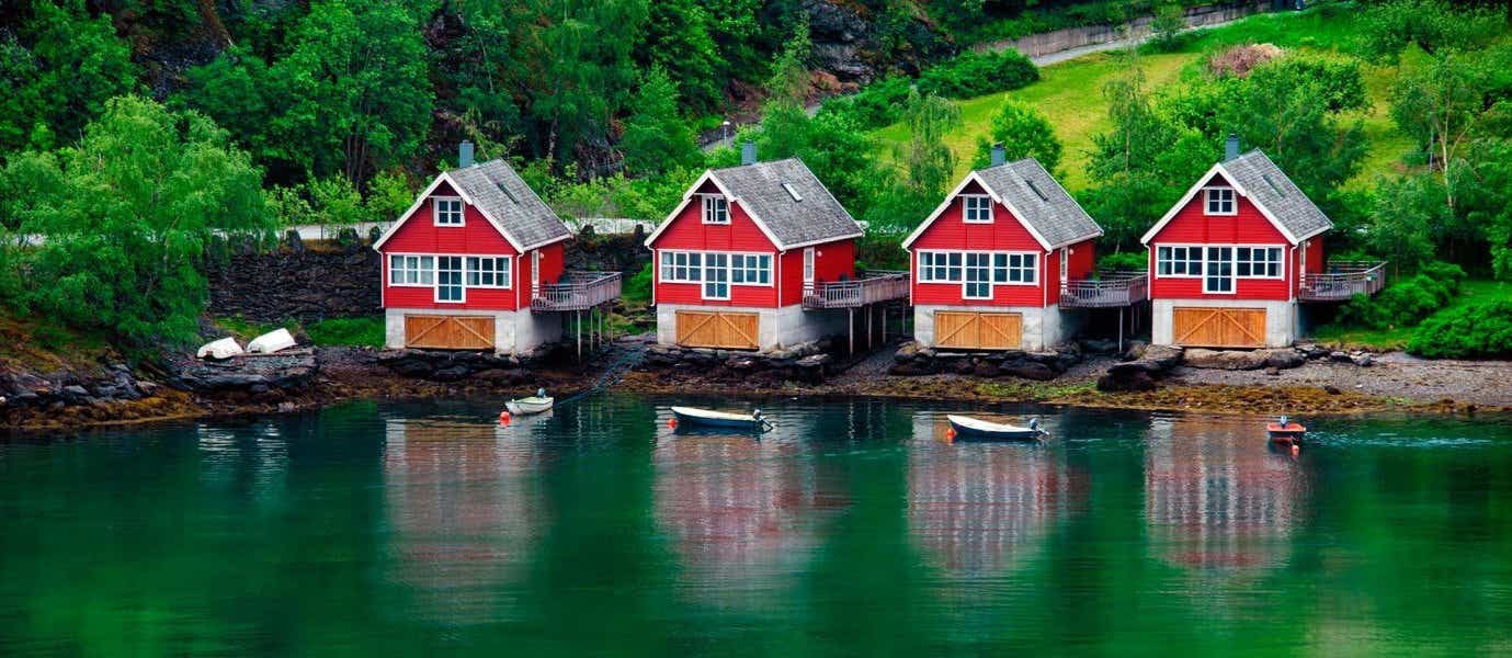 Traditional Houses <span class="iconos separador"></span> Geiranger Fjord <span class="iconos separador"></span> Norway