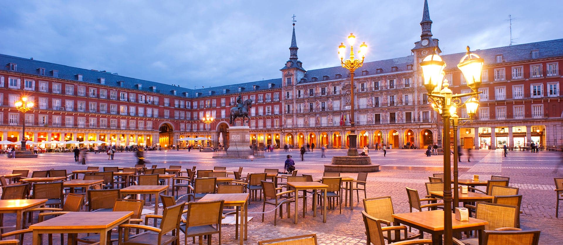 Plaza Mayor <span class="iconos separador"></span> Madrid <span class="iconos separador"></span> Spain