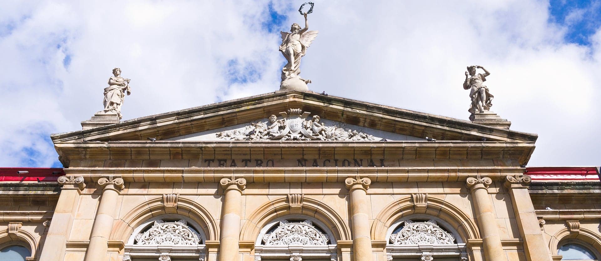 <span class="iconos separador"></span> San Jose Theatre <span class="iconos separador"></span>