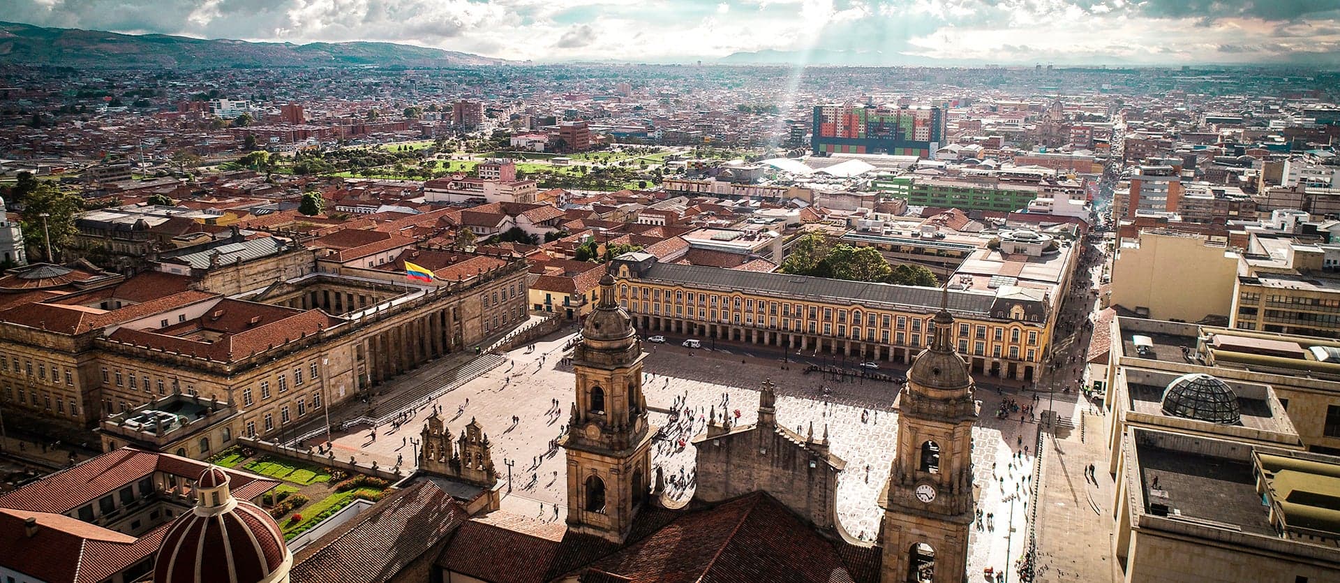 Plaza de Bolívar <span class="iconos separador"></span> Bogotá