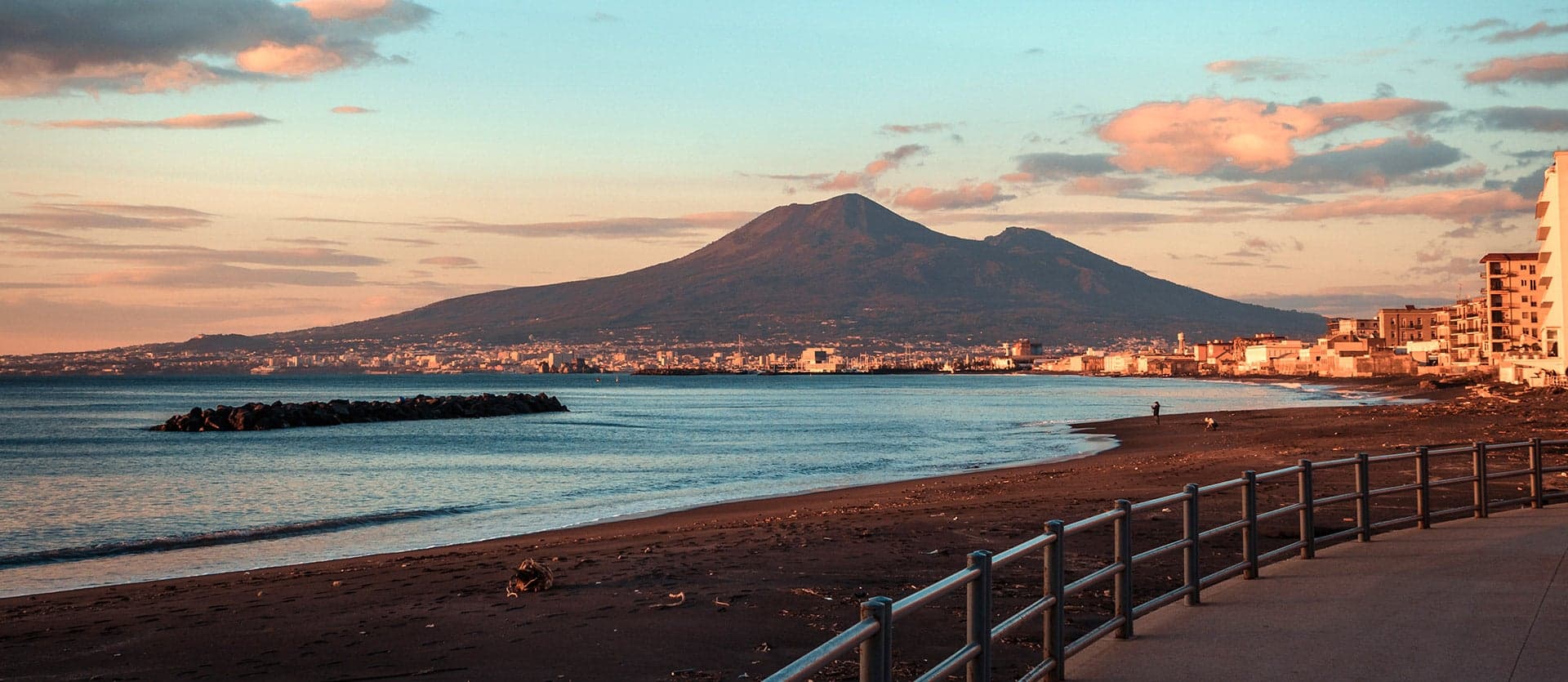 Castellammare di Stabia <span class="iconos separador"></span> Nápoles