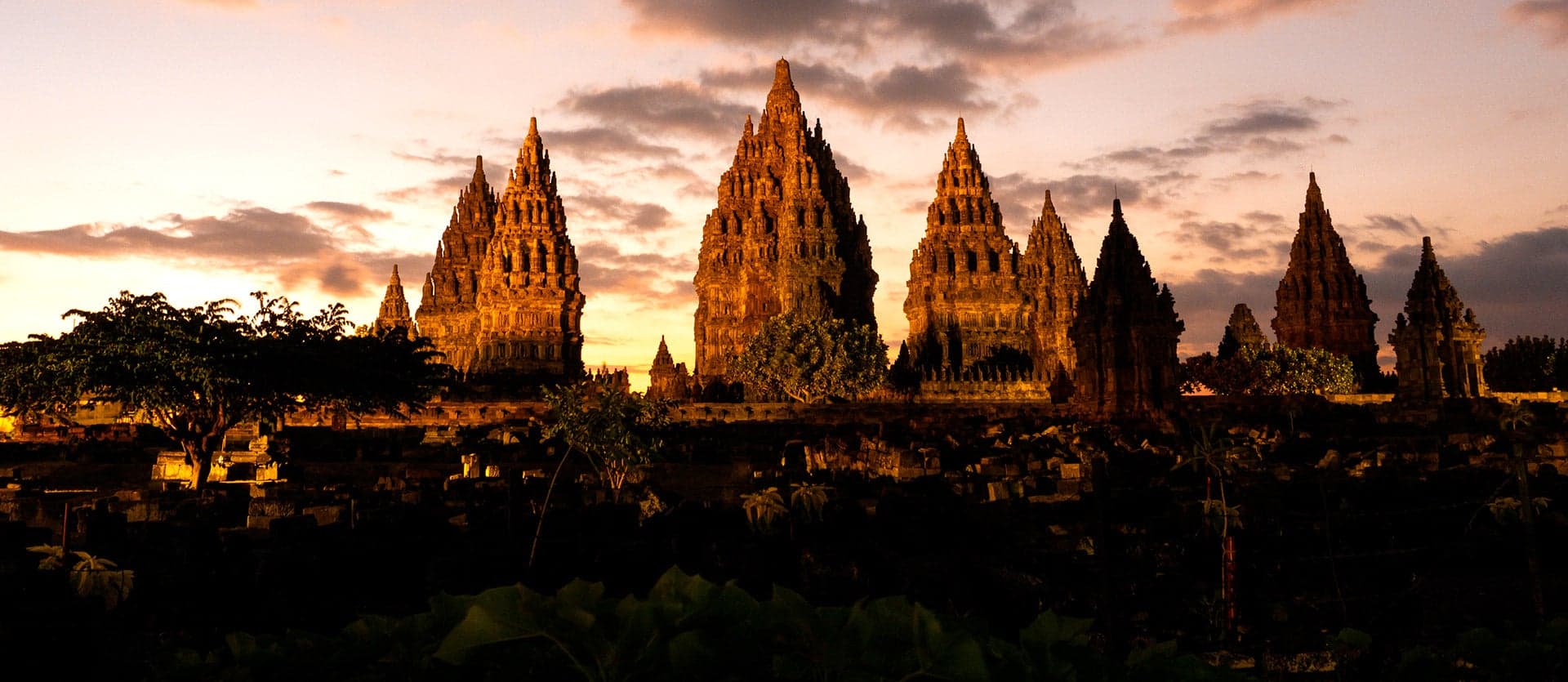 Templos de Prambanan en Yogyakarta <span class="iconos separador"></span> Java
