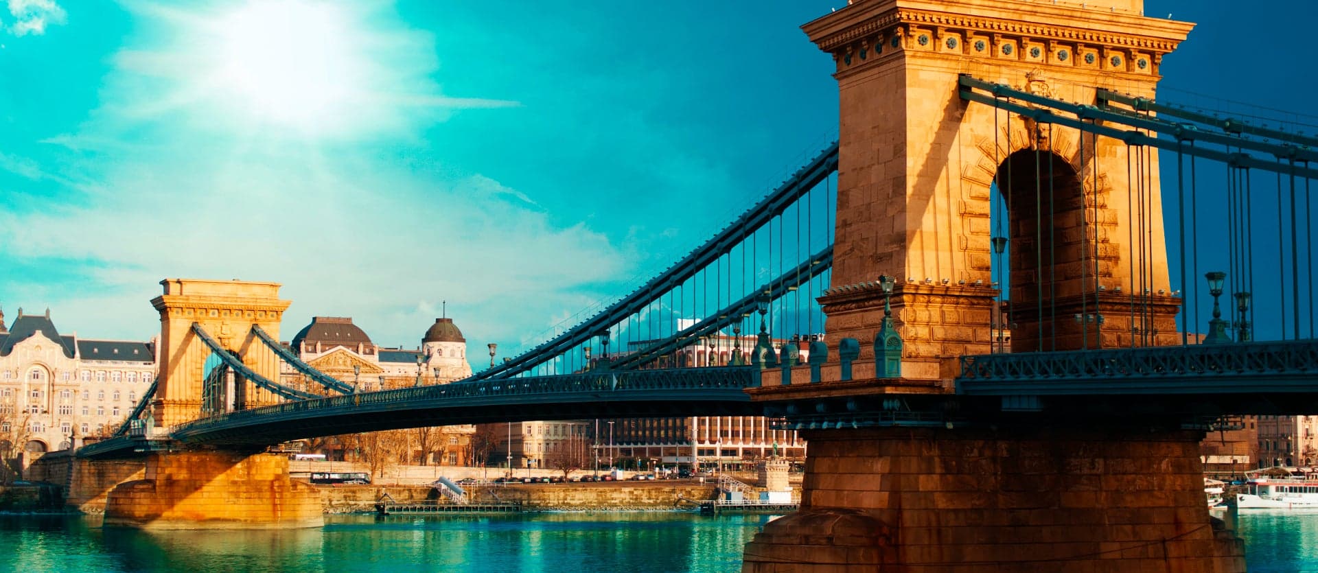 Chain Bridge <span class="iconos separador"></span> Budapest <span class="iconos separador"></span> Hungary