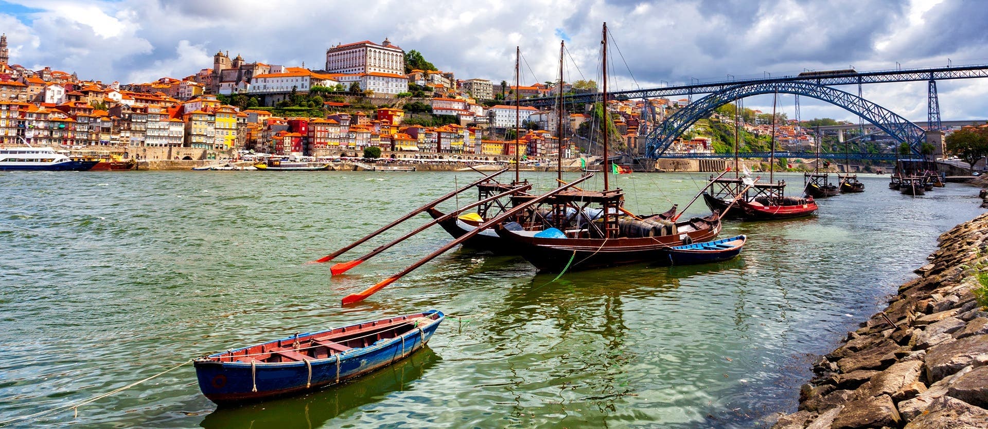 Seaside cities & the majestic Douro Valley