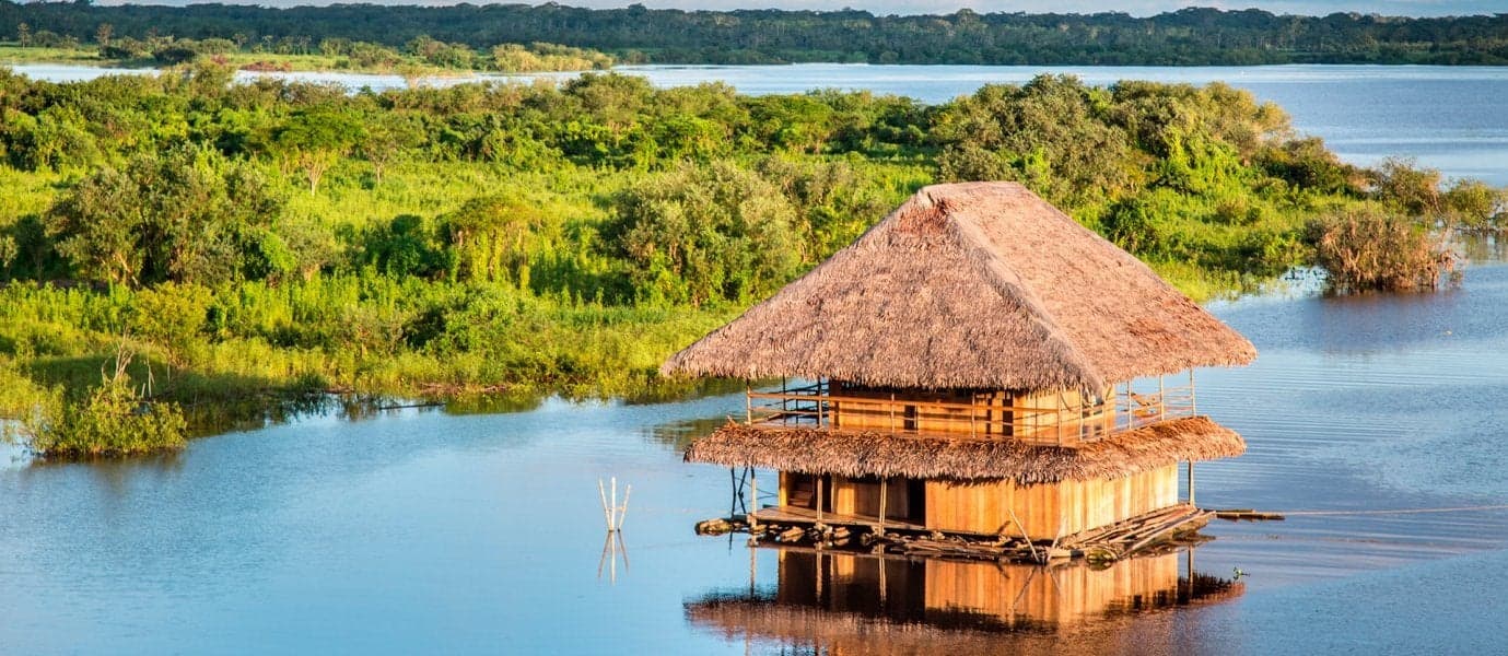 <span class="iconos separador"></span> Traditional Amazonian House <span class="iconos separador"></span>